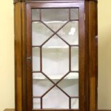 A Fine Georgian Mahogany Corner Cupboard - Image 2