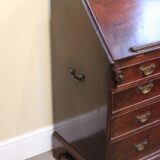 A good 18thc. Mahogany Bureau - Image 8