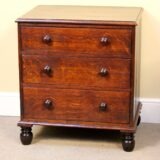 Small 19thc Oak Chest Of Drawers