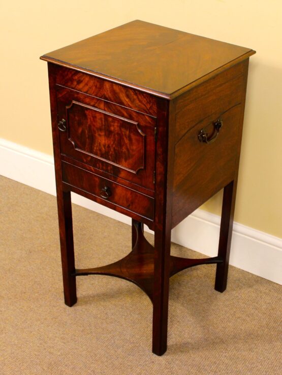 Early 19thc Mahogany Bedside Cupboard - Image 2