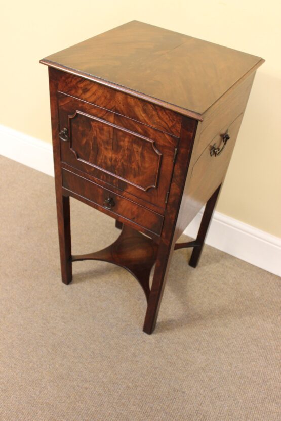 Early 19thc Mahogany Bedside Cupboard - Image 7