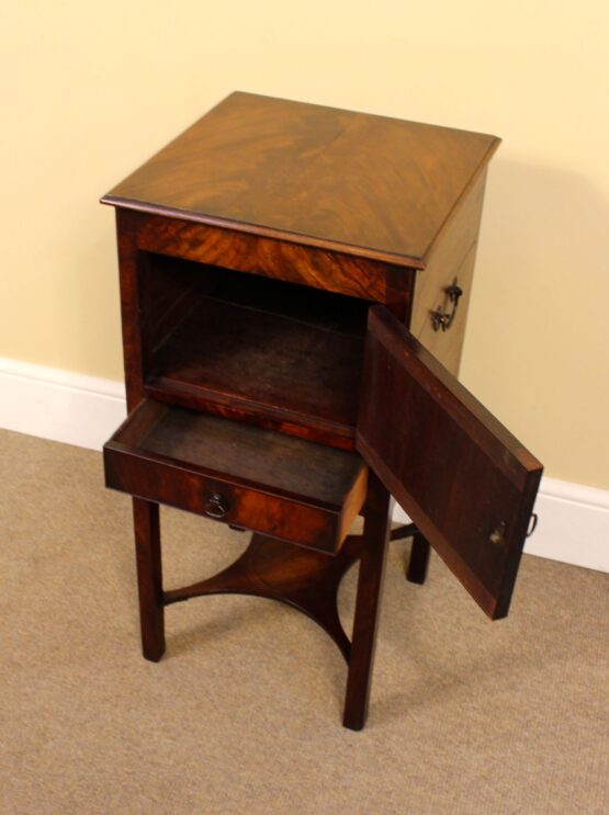 Early 19thc Mahogany Bedside Cupboard - Image 5