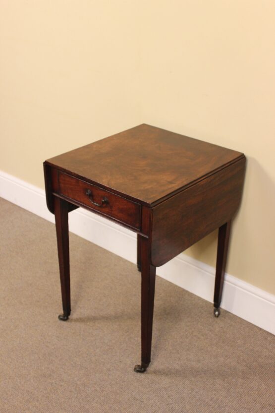 A Lovely 18thc Mahogany Pembroke Side Table