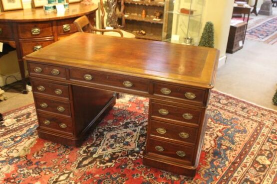 19thc Mahogany Pedestal Desk - Image 2