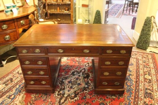 19thc Mahogany Pedestal Desk - Image 3