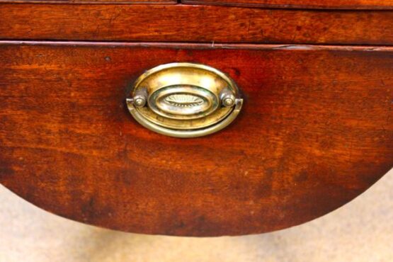 Early 19thc Mahogany Bedside Cabinet - Image 4