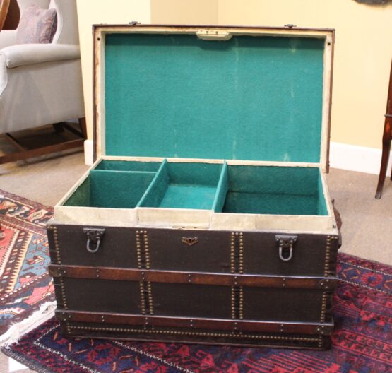 A Louis Vuitton Style Quality Steamer Trunk - Image 5