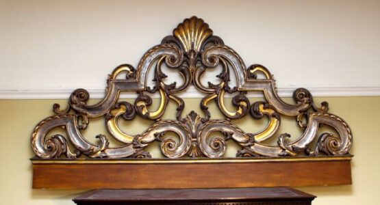 Mid 20thc Carved Wood & Gilded Cornice - Image 3