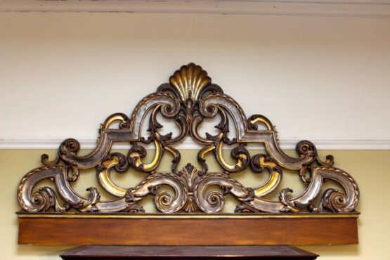 Mid 20thc Carved Wood & Gilded Cornice - Image 4