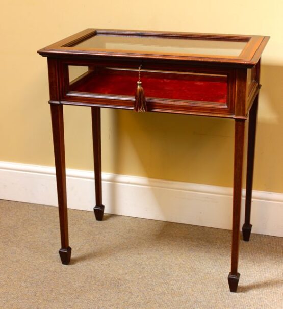 Late 19thc Mahogany Bijouterie Table  - Image 2