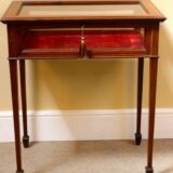 Late 19thc Mahogany Bijouterie Table  - Image 6