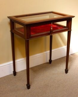 Late 19thc Mahogany Bijouterie Table 