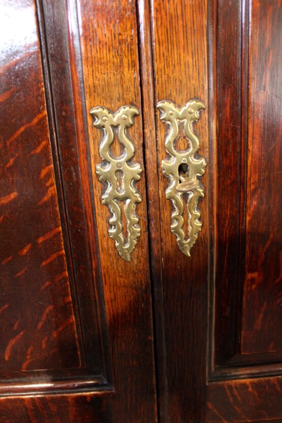 18thc Oak Corner Cupboard - Image 6