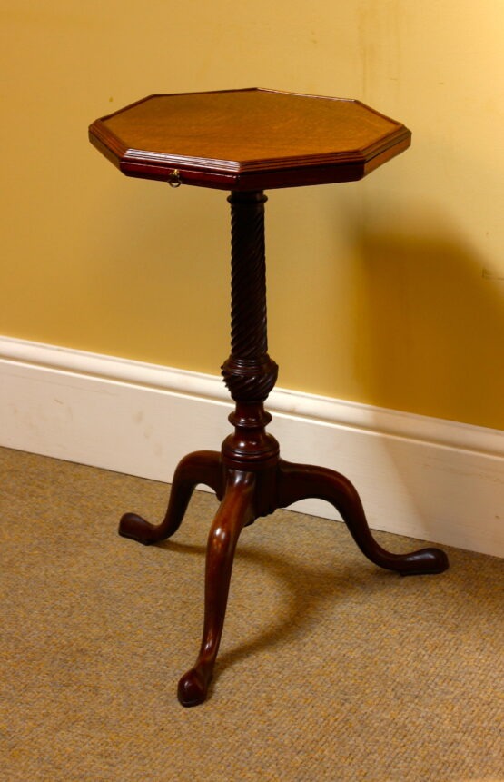 A George III Kettle/Urn Stand